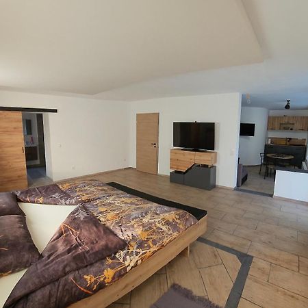 Grmac Apartments Naklo Bagian luar foto