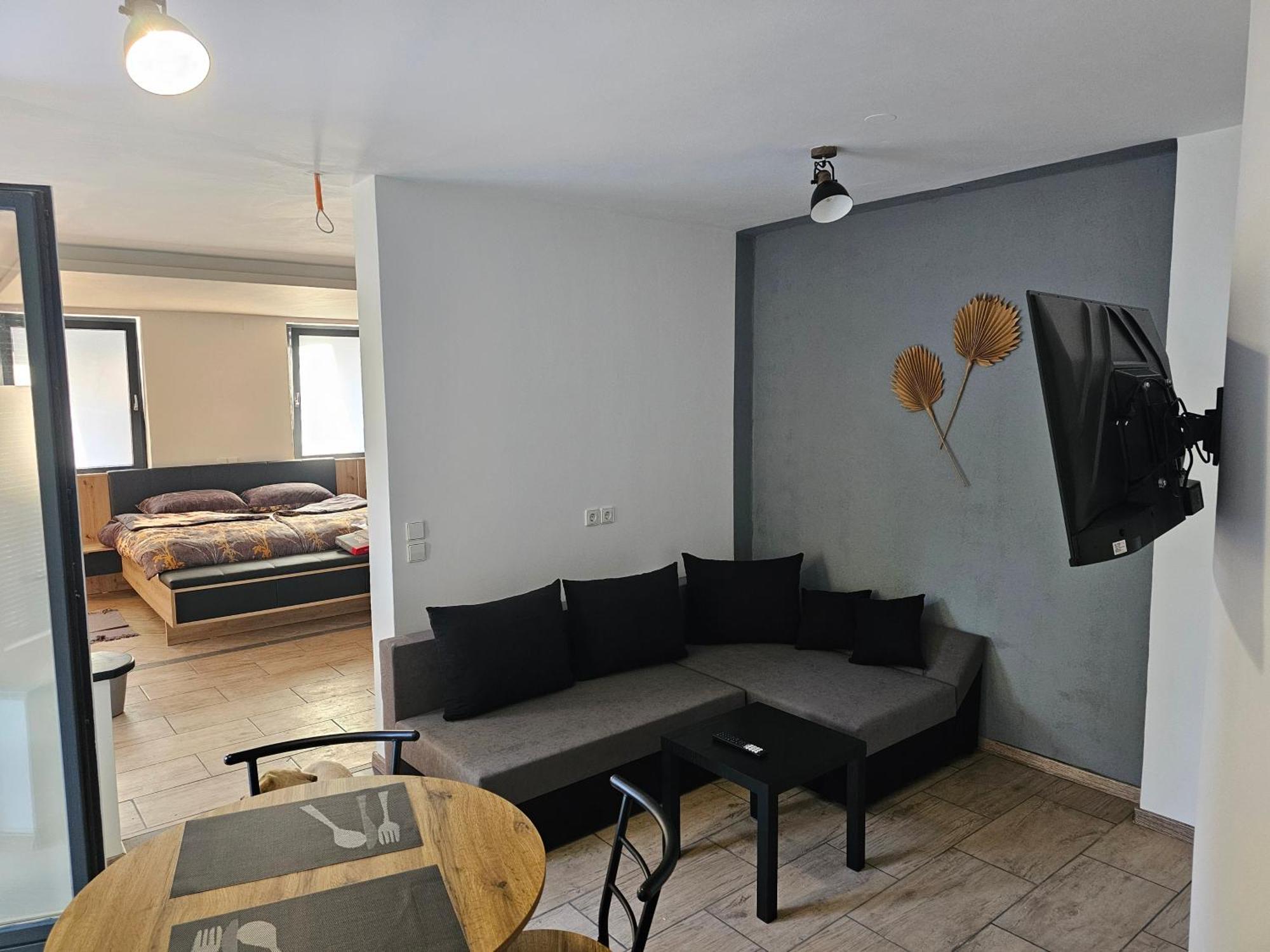 Grmac Apartments Naklo Bagian luar foto