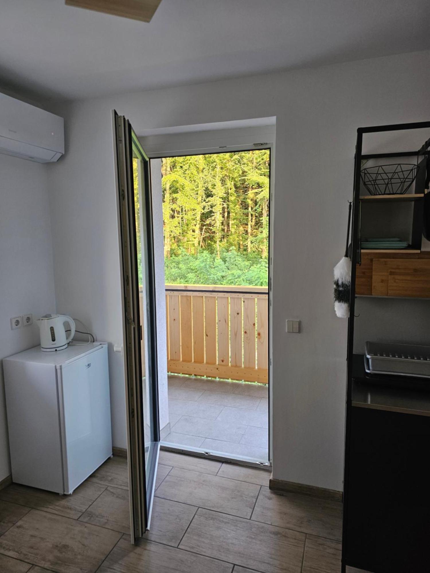 Grmac Apartments Naklo Bagian luar foto