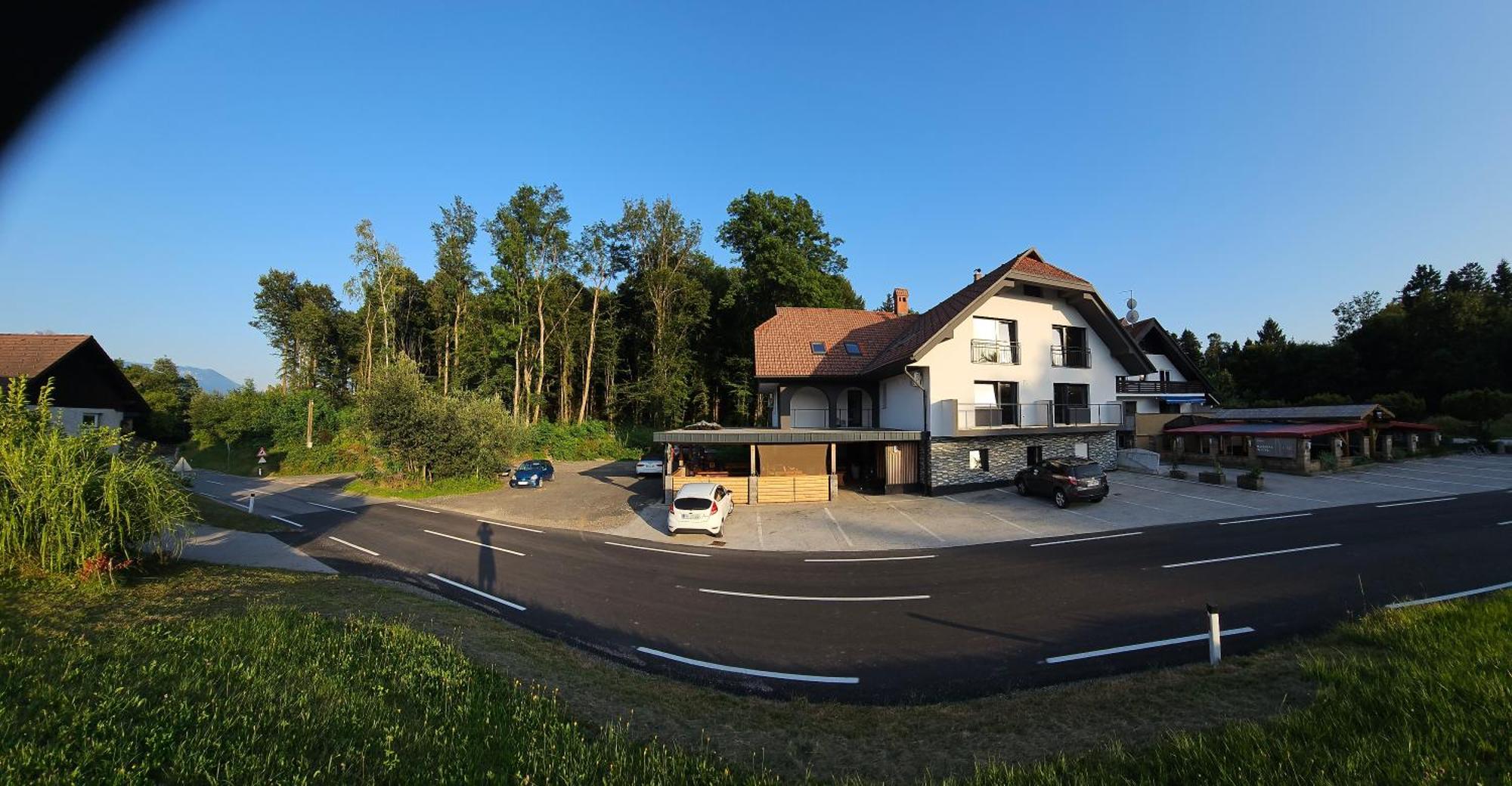 Grmac Apartments Naklo Bagian luar foto